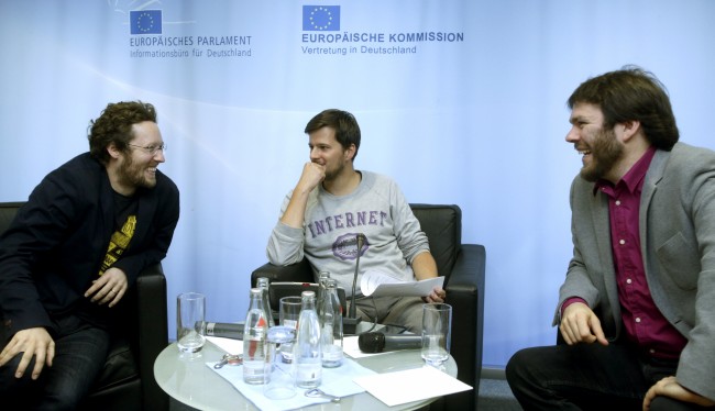 Europapolitik im Netz – Albrecht und Müller diskutieren (Bild:  Jens Schicke)