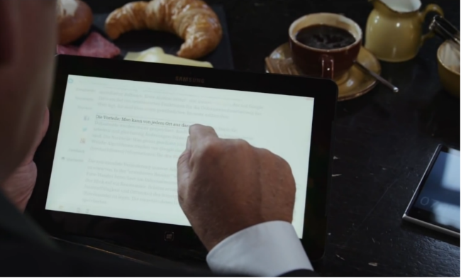 Tablet am Frühstückstisch (Bild: Microsoft)