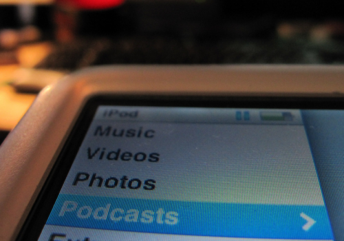 Podcasts anywhere anytime (adapted) (Image by francois schnell [CC BY 2.0] via Flickr)