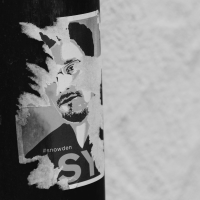 Schwarz und Weiß (adapted) (Image by Unsplash [CC0 Public Domain] via Pixabay)