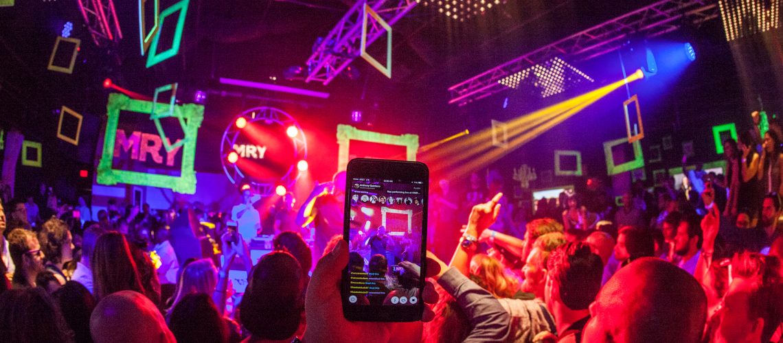 Using Meerkat App at Nas Concert at MRY SXSW party (adapted) (Image by Anthony Quintano [CC BY 2.0] via Flickr)