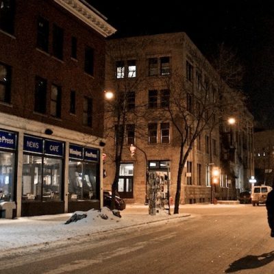 Winnipeg Free Press News Café (adapted) (Image by AJ Batac [CC BY 2.0] via Flickr)