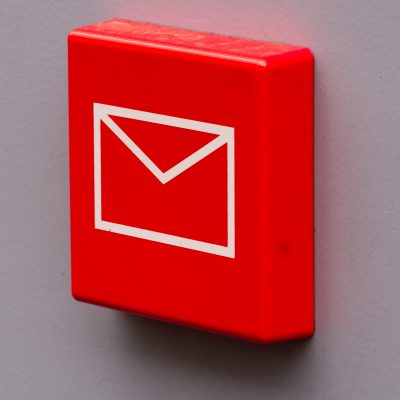 You have a mail (adapted) (Image by Pierre (Rennes) [CC BY 2.0] via Flickr)