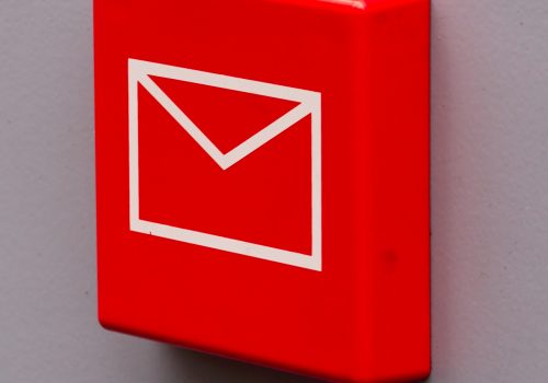 You have a mail (adapted) (Image by Pierre (Rennes) [CC BY 2.0] via Flickr)