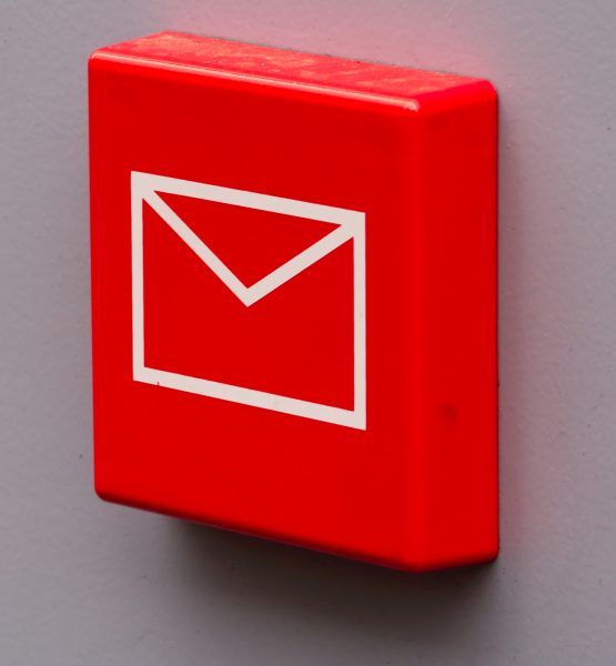 You have a mail (adapted) (Image by Pierre (Rennes) [CC BY 2.0] via Flickr)