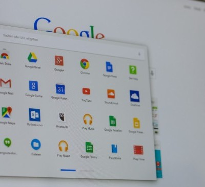 Desktop des Toshiba Chromebook mit Chrome OS