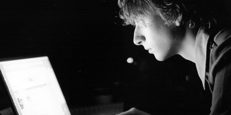 Me & My PowerBook (adapted) (Image by Brian Moore [CC BY-SA 2.0] via Flickr)