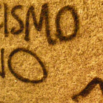 Racismo no (adapted) (Image by Daniel Lobo [CC BY 2.0] via Flickr)