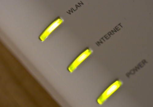 FON Wireless Router (adapted) (Image by nrkbeta [CC BY-SA 2.0] via Flickr)