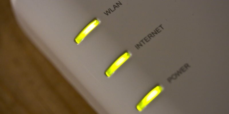 FON Wireless Router (adapted) (Image by nrkbeta [CC BY-SA 2.0] via Flickr)