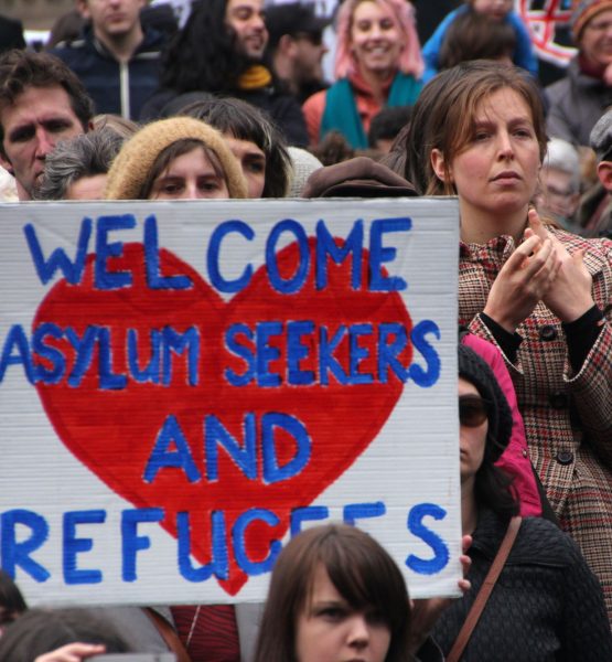 Welcome asylum seekers and refugees - Refugee Action protest 27 July 2013 Melbourne (adapted) (Image by Takver [CC BY-SA 2.0] via Flickr)