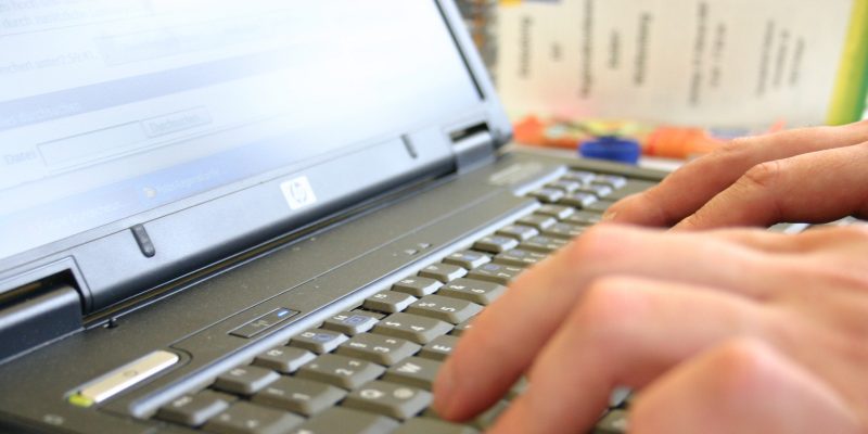 Blogging (adapted) (Image by Till Westermayer [CC BY-SA 2.0] via Flickr)