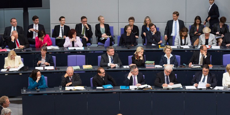 Bundesregierung Merkel III im Jahr 2014 (Image: Tobias Koch [CC BY-SA 3.0 de], via Wikimedia Commons)