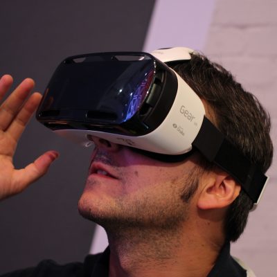 Samsung Gear VR (adapted) (Image by Maurizio Pesce [CC BY 2.0] via Flickr)