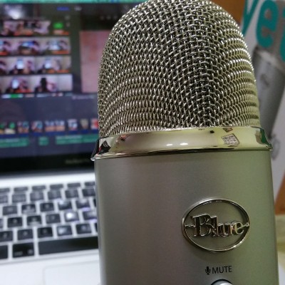 Podcast (image by Ivsu [CC0 Public Domain] via Pixabay)