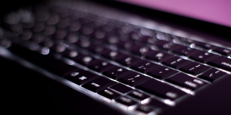 crazy blur (adapted) (Image by lecates [CC BY-SA 2.0] via Flickr)