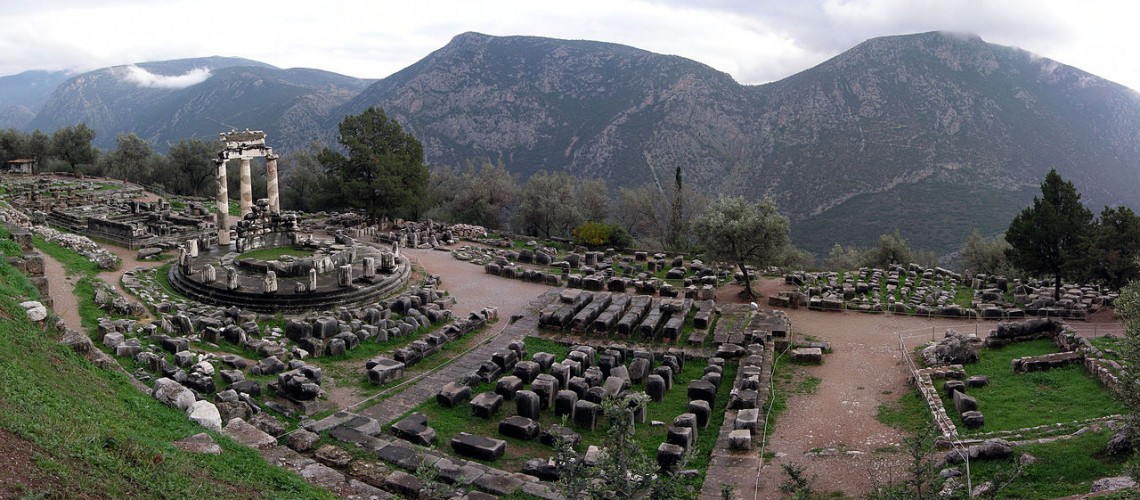 Athina Pronaia Sanctuary at Delphi (Image: Luarvick [CC BY-SA 3.0], via Wikimedia Commons)