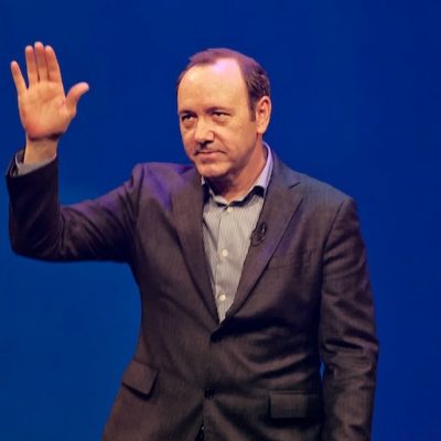 Kevin-Spacey-adapted-Image-by-Paul-Hudson-CC-BY-2.0-via-flickr.jpg