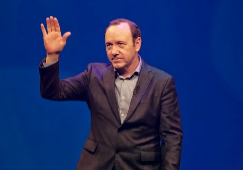 Kevin-Spacey-adapted-Image-by-Paul-Hudson-CC-BY-2.0-via-flickr.jpg