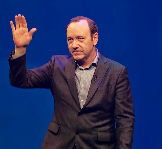 Kevin-Spacey-adapted-Image-by-Paul-Hudson-CC-BY-2.0-via-flickr.jpg