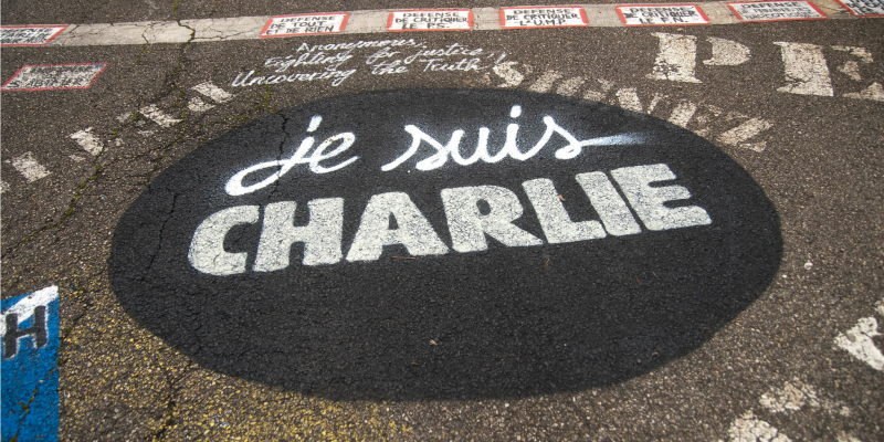 Hommage et soutien de la Demeure du Chaos à Charlie Hebdo #jesuischarlie _DDC1879 (adapted) (Image by thierry ehrmann [CC BY 2.0] via flickr)