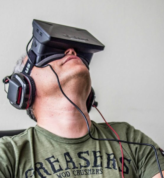 Orlovsky and Oculus Rift (adapted) (Image by Sergey Galyonkin [CC BY-SA 2.0] via flickr)