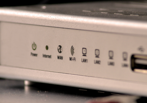 Wifi Router (adapted) (Image by Sunil Soundarapandian [CC BY 2.0] via flickr)