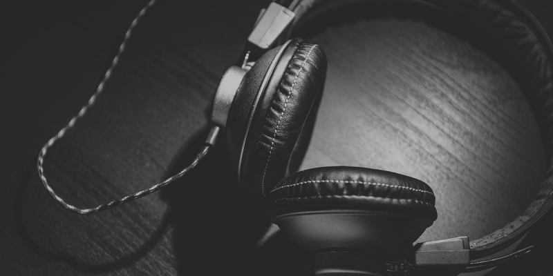 Headphone (Image by Unsplash (CC0 Public Domain) via Pixabay)