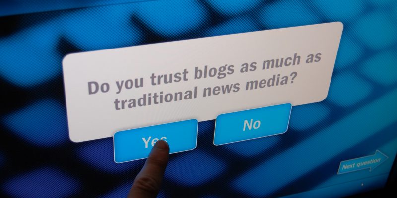 Newseum Do You Trust Blogs (adapted) (Image by Rogers Cadenhead [CC BY-SA 2.0] via Flickr)