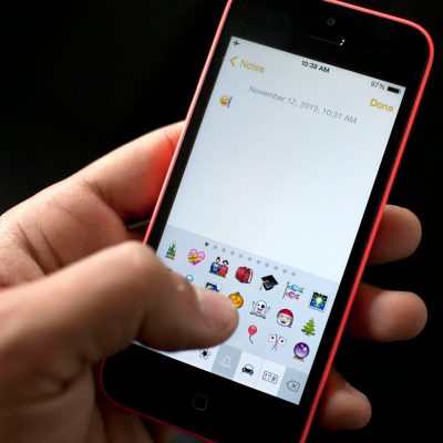 emoji (adapted) (Image by downloadsource.fr [CC BY 2.0] via Flickr)