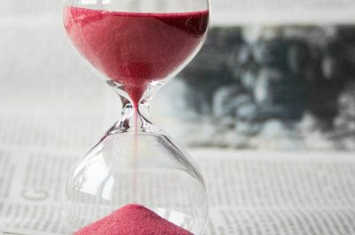 hourglass (adapted) (Image by nile [CC0 Public Domain] via Pixabay)