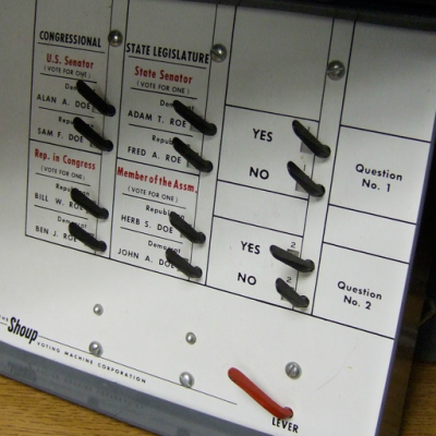 Another old Shoup voting machine (adapted) (Image by Joe Hall [CC BY 2.0] via flickr)