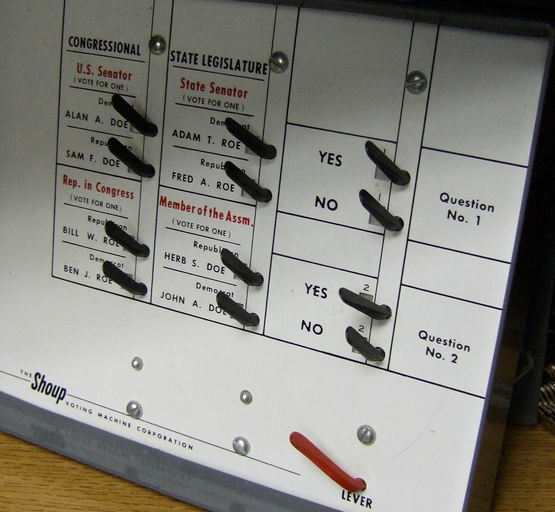 Another old Shoup voting machine (adapted) (Image by Joe Hall [CC BY 2.0] via flickr)