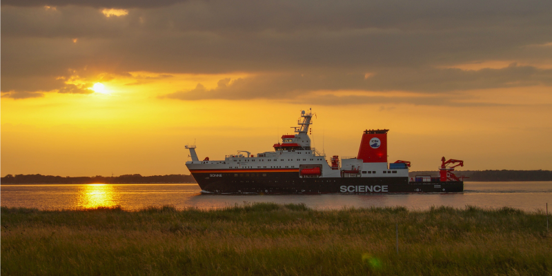 DSC00913.jpg (adapted) (Image by Jens Klostermann [CC BY-SA 2.0] via flickr)