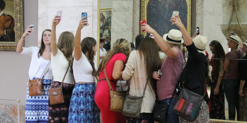 Selfies. (adapted) (Image by Connie Ma [CC BY-SA 2.0] via Flickr)