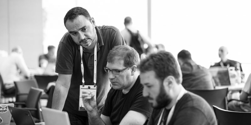 Explaining (adapted) (Image by Boris Baldinger [CC BY 2.0] via flickr)