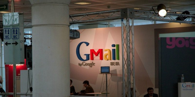 Gmail en OME (adapted) (Image by Mario Antonio Pena Zapatería [CC BY-SA 2.0] via Flickr)