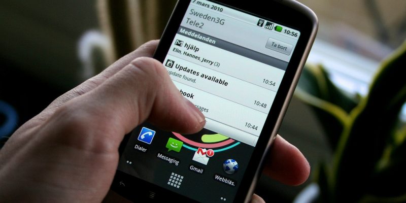 Notification Bar (adapted) (Image by Johan Larsson [CC BY 2.0] via flickr)