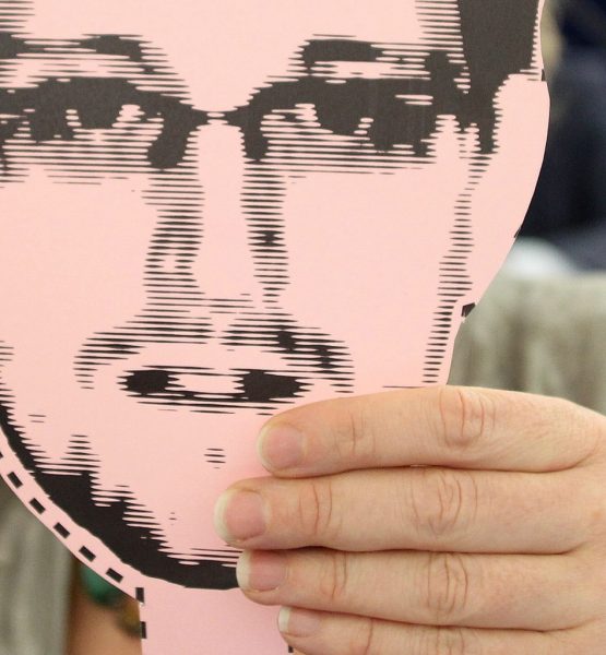 Protection for Snowden (adapted) (Image by greensefa [CC BY 2.0] via flickr)