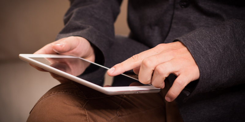 Tablet (Image by niekverlaan (CC0_Public Domain) via Pixabay)