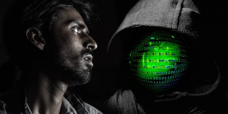 Mann Hacker (Image by geralt [CC0] via pixabay