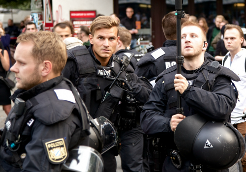 #Ohlauer Räumung Protest 27.06.14 Wiener Ohlauer Straße (adapted) (Image by mw238 [CC BY-SA 2.0] via flickr)