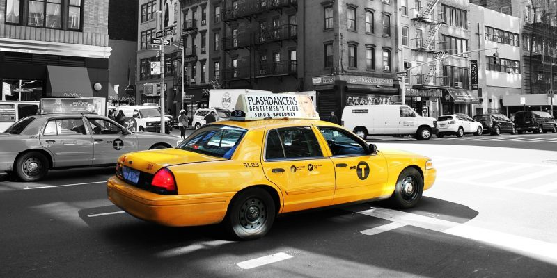 taxi (image by laurapuig4 [CC0] via pixabay)