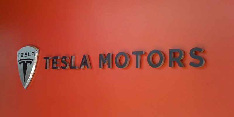 Tesla Motors (adapted) (Image by Sam Felder [CC BY-SA 2.0] via Flickr)