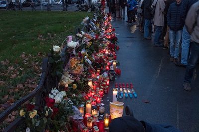 solidarity-with-the-victims-of-the-paris-attacks-in-november-2015-image-by-christian-michelides-cc-by-sa-4-0-via-wikimedia-commons
