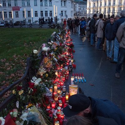 solidarity-with-the-victims-of-the-paris-attacks-in-november-2015-image-by-christian-michelides-cc-by-sa-4-0-via-wikimedia-commons