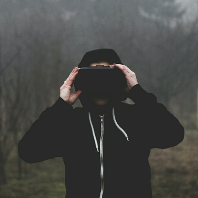 VR (adapted) (Image by szfphy [CC0 Public Domain] via Pixabay)