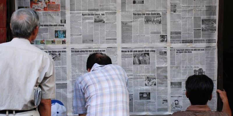 Read the News (adapted) (Image by Everjean [[CC BY 2.0], via flickr)