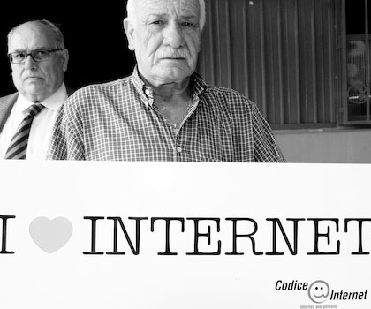 Settimana Internet @ Roma - 25 giugno, Internet e Anziani (adapted) (Image by Codice Internet [CC BY-SA 2.0] via Flickr)