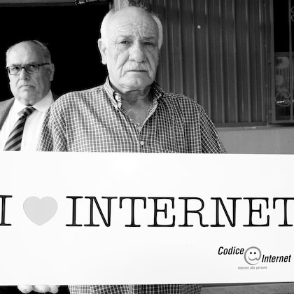 Settimana Internet @ Roma - 25 giugno, Internet e Anziani (adapted) (Image by Codice Internet [CC BY-SA 2.0] via Flickr)